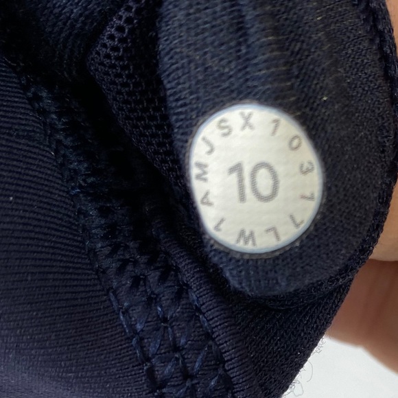 Lululemon Fresh In Mesh Tank - Picture 9 of 9